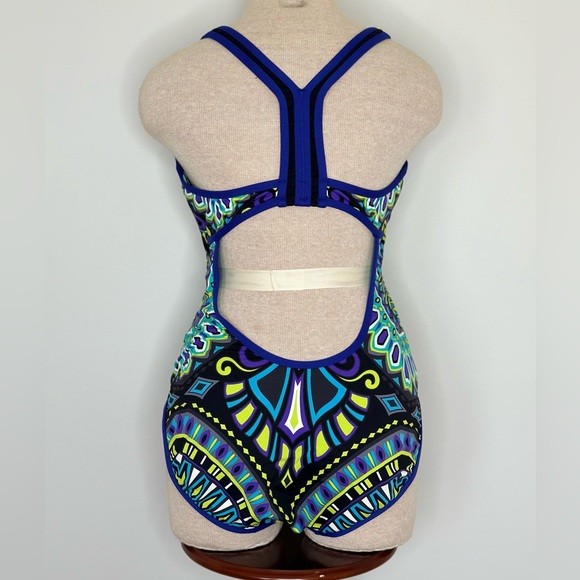 Athleta Rapanui Medallion Geo Metric Print One-Piece Swimsuit Size Large - Picture 9 of 9